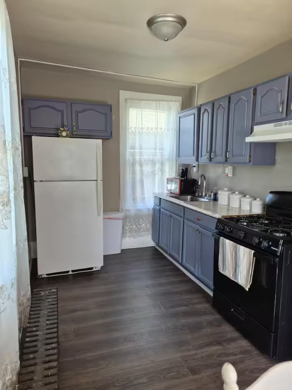 Building Photo - 869 Kenneth Ave