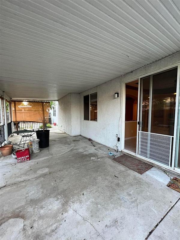 Building Photo - House for rent in a highly desirable Elk G...