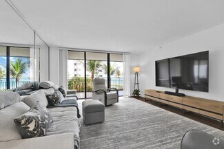 Building Photo - 1167 Hillsboro Mile