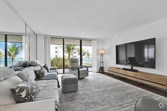 Building Photo - 1167 Hillsboro Mile