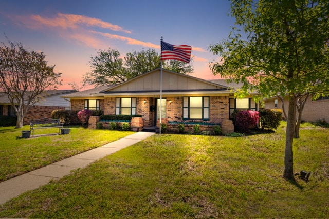 Foto principal - 2420 Pinehurst Ln