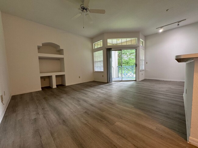 Building Photo - 3RD Floor Unit 2bed 2bath Bermuda Dunes Ca...