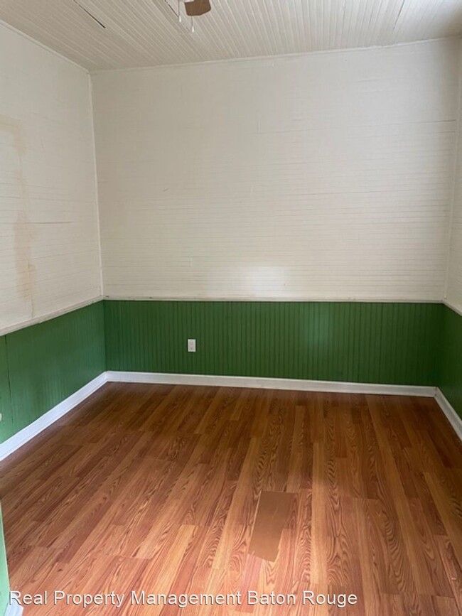 Building Photo - 2 br, 1 bath House - 823 Julia St.