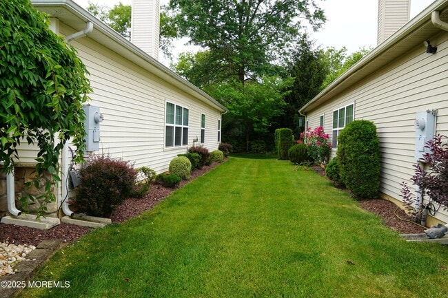 Building Photo - 185 Valencia Dr