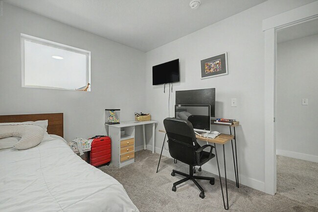 Building Photo - 1531 Stone Gate Dr
