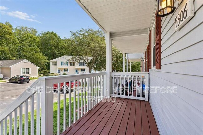 Foto del edificio - 5306 Aden Ct