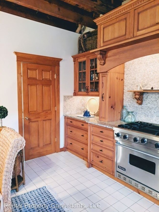 Building Photo - 2 br, 3 bath House - 114 North Harbor Dr
