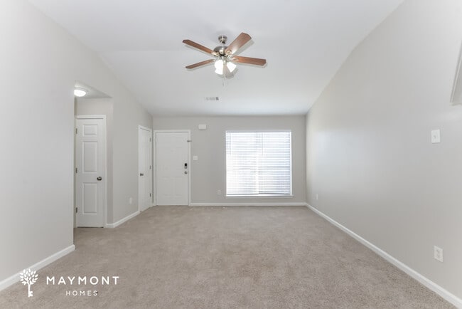 Building Photo - 465 Oakland Hills Dr