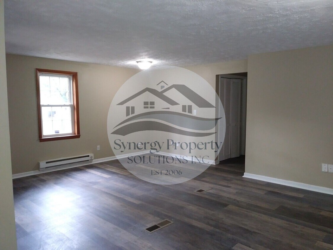 Foto principal - COMING SOON MADISON RANCH WITH 2 BATHS!