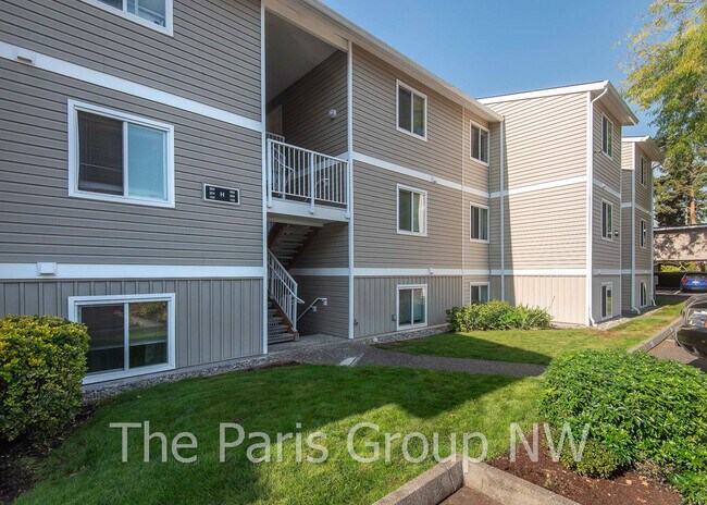Building Photo - 12415 NE 130th Ct