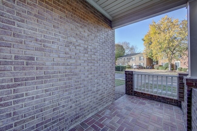 Building Photo - 1129 W Main St