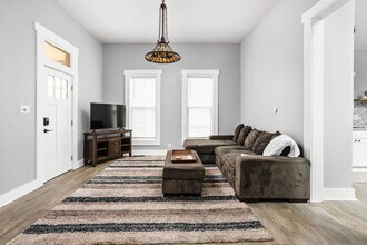 Building Photo - 848 Camp St