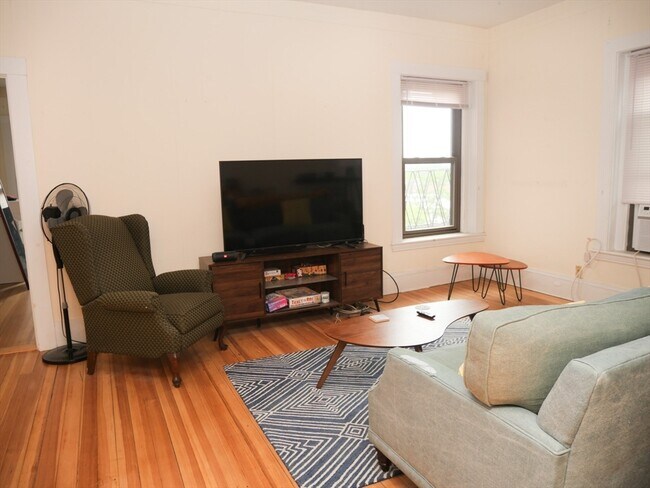 Foto del edificio - 1382 Beacon St