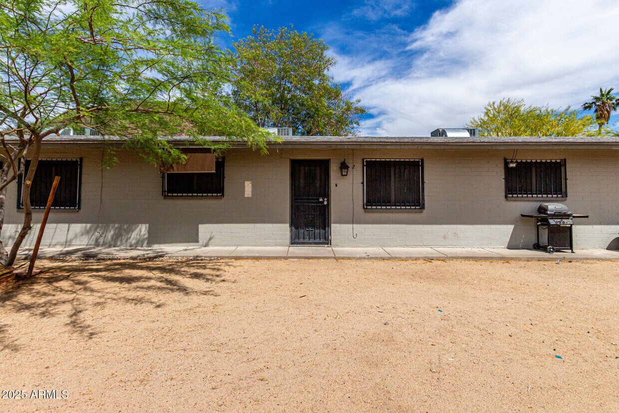 Foto principal - 1402 W Becker Ln