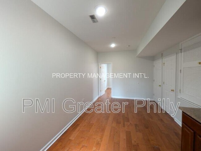 Building Photo - 1630 W Susquehanna Ave