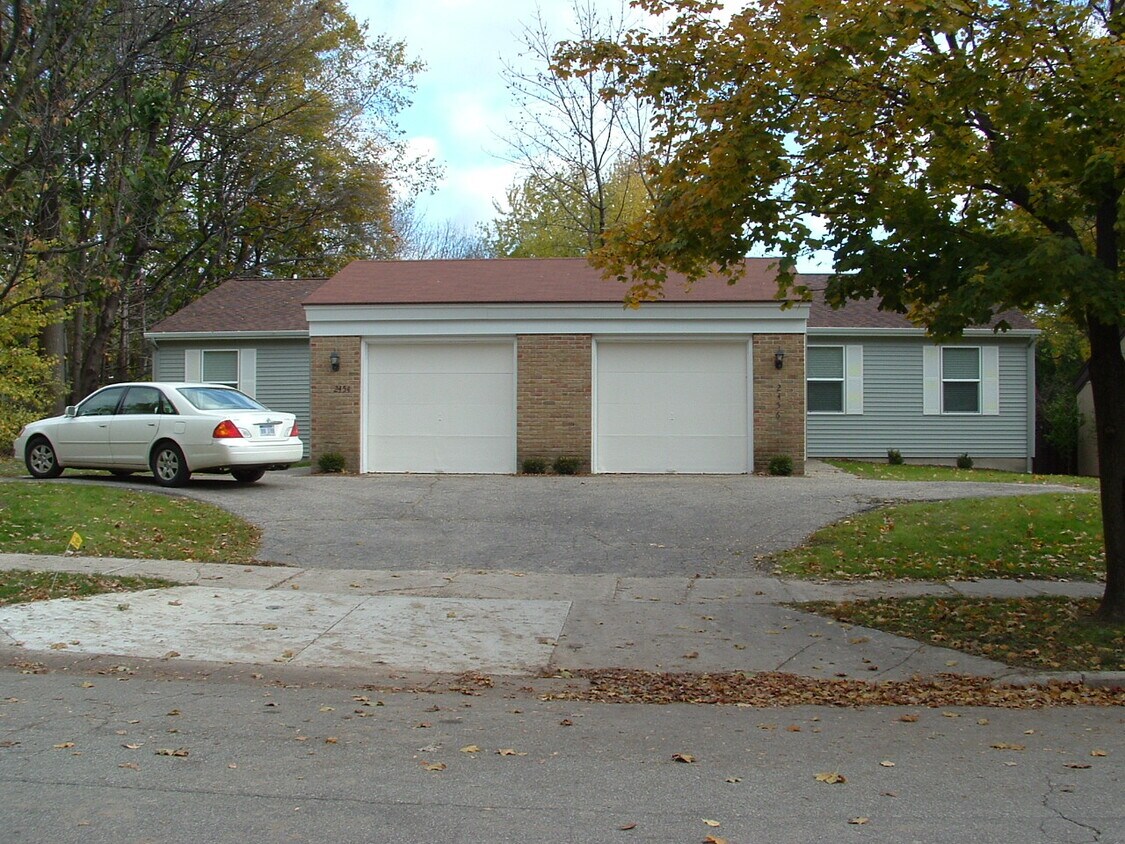 2456 Edgewood Ave SE, Grand Rapids, MI 49546 House Rental in Grand