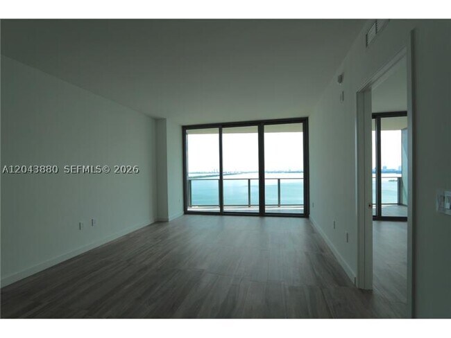 Foto del edificio - 460 NE 28th St