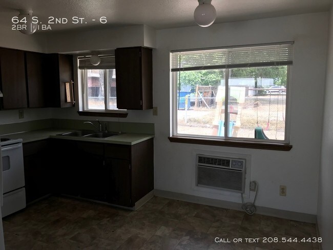 Building Photo - 64 S 2nd St #6