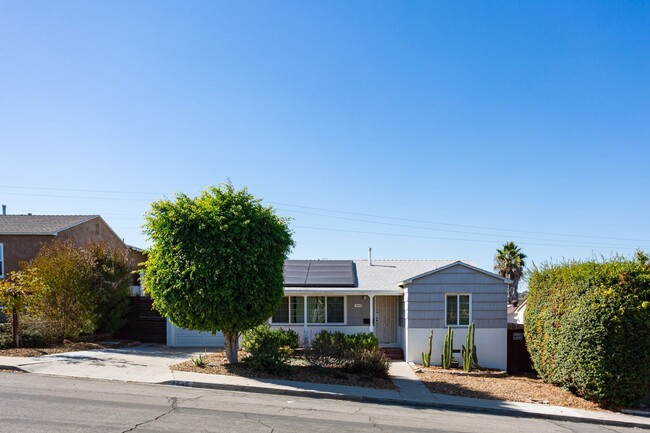 Foto del edificio - Traditional Home with Large Backyard!