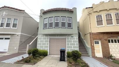 Primary Photo - Spacious Single Family Home in Outer Missi...