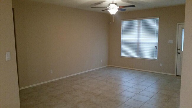 Foto del edificio - 3911 Webster Wds