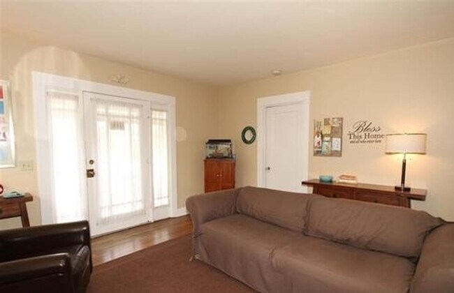 Foto del edificio - 2 Bedroom Bungalow Downtown SLO with Garage