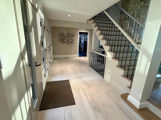 Building Photo - 1125 Duchess Dr