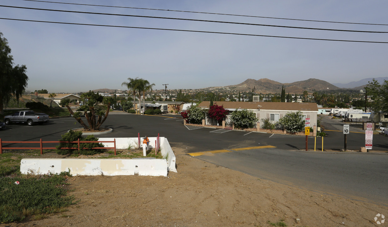 Primary Photo - Palm Terrace Mobile Village