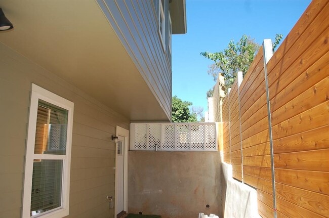 Building Photo - 1707 Garden St