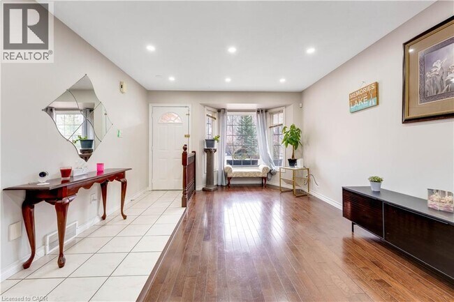 Building Photo - 183 Bush Clover Crescent
