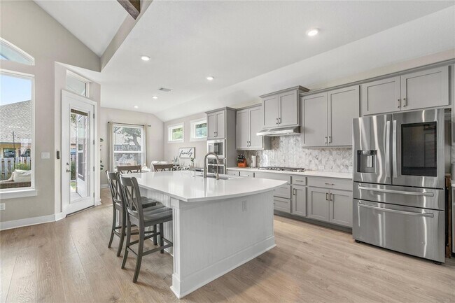 Foto del edificio - 533 Mallow Rd