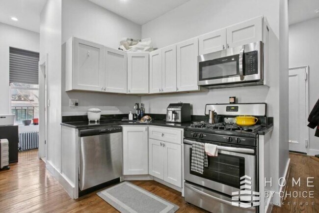 Foto del edificio - 1 bedroom in Brooklyn NY 11216