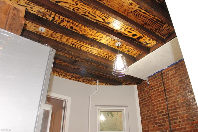 Building Photo - 239 Troy Ave