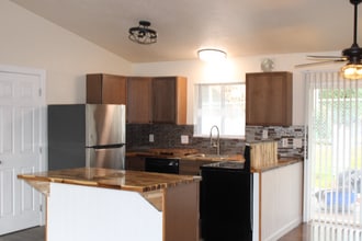 Building Photo - 10915 SW Hall Blvd