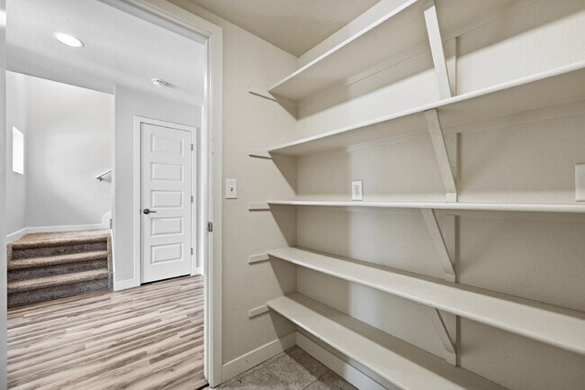 Building Photo - $2,495.95, Two Bedroom, 2.5 bathroom Townhome in Broomfield
