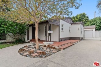 Building Photo - 125 Evergreen St
