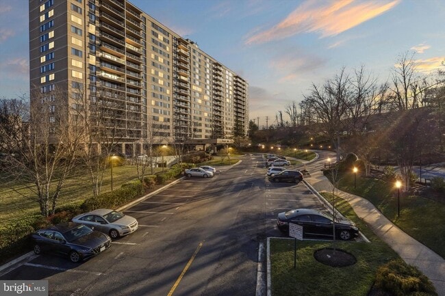 Photo - 5500 Holmes Run Pkwy Apartment