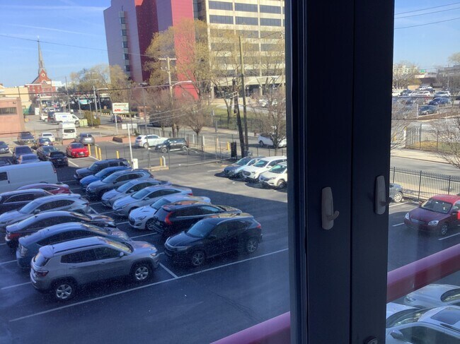 Parking included - 444 N 4th St