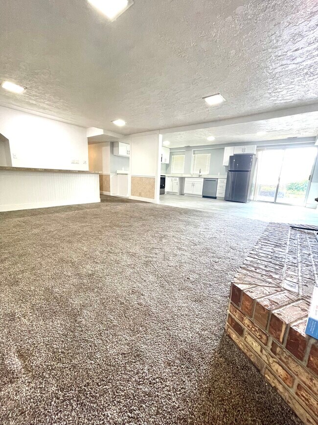 Foto del edificio - 1561 N 700 E