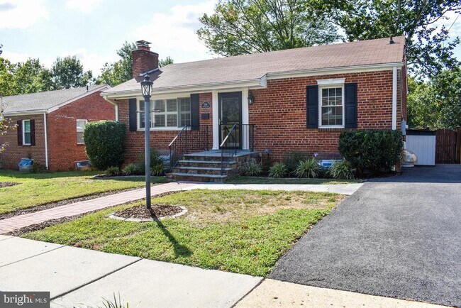 Building Photo - 304 Moncure Dr