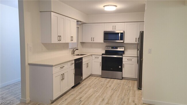 Foto del edificio - 2610 Providence St