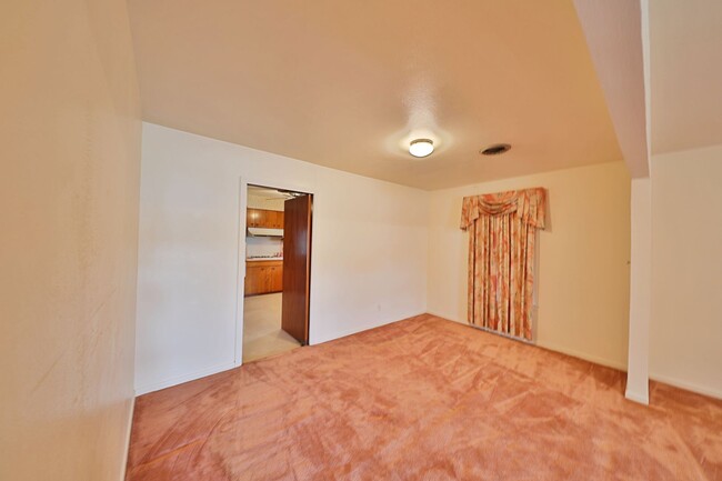 Foto del edificio - Charming 3/1.5 Home Available for Lease!