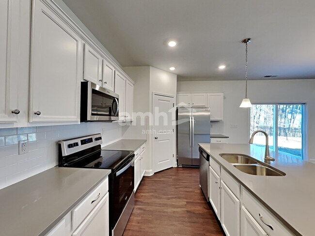 Building Photo - 7027 Garrett Ct