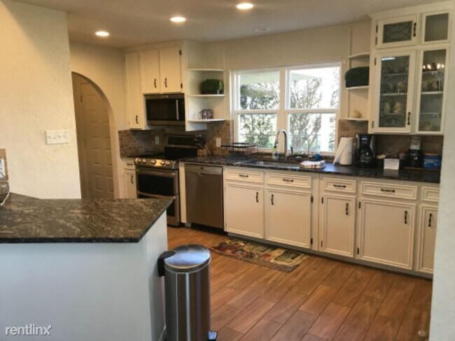 Building Photo - 4 br, 3 bath House - 10561 Blue Bell Dr