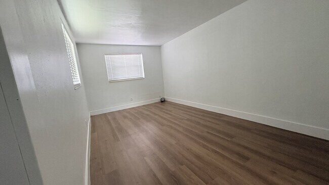 Foto del edificio - 3740 NW 9th St
