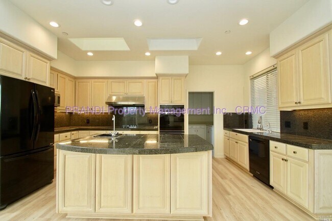 Building Photo - 30 Jacklyn Terrace