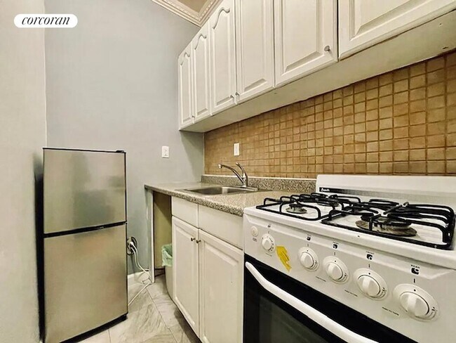 Foto del edificio - 2790 Broadway