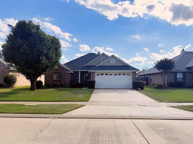 Building Photo - 405 Heritage Dr