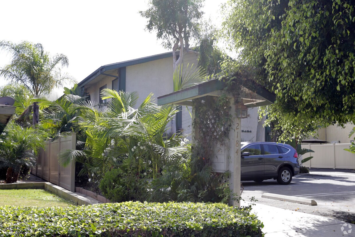 Building Photo - 2184 Pacific Ave