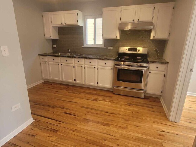 Foto del edificio - 6840 S Claremont Ave